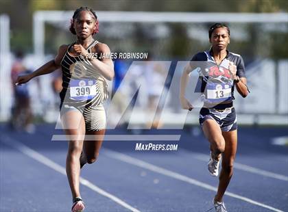 Thumbnail 3 in Bob Hayes Invitational (100m) photogallery.