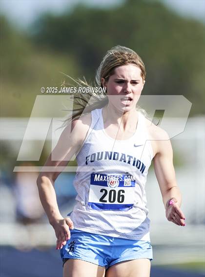 Thumbnail 2 in Bob Hayes Invitational (100m) photogallery.
