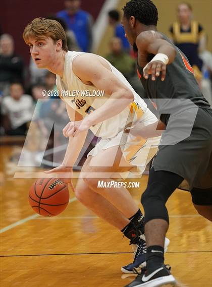 Thumbnail 3 in Glenbrook South vs. Evanston (IHSA 4A Sectional Semifinal) photogallery.