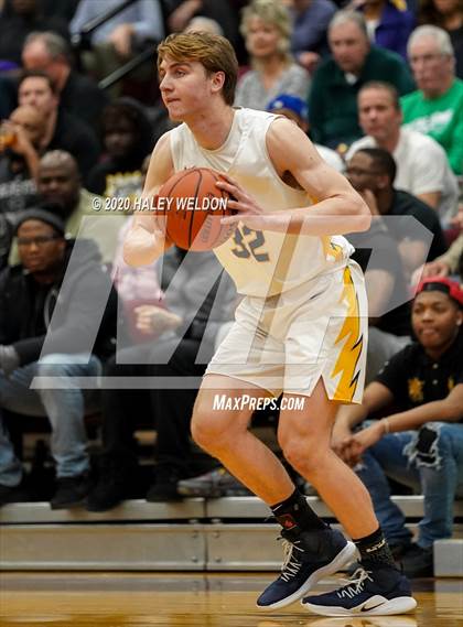 Thumbnail 3 in Glenbrook South vs. Evanston (IHSA 4A Sectional Semifinal) photogallery.