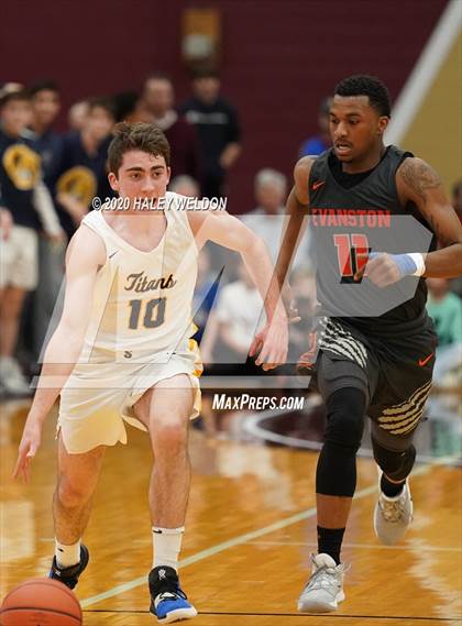 Thumbnail 3 in Glenbrook South vs. Evanston (IHSA 4A Sectional Semifinal) photogallery.