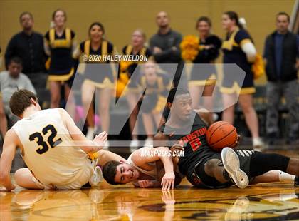 Thumbnail 3 in Glenbrook South vs. Evanston (IHSA 4A Sectional Semifinal) photogallery.