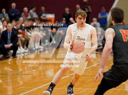 Thumbnail 1 in Glenbrook South vs. Evanston (IHSA 4A Sectional Semifinal) photogallery.