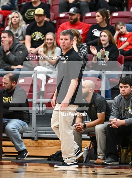 Thumbnail 3 in Farmington vs Pottsville (AAA 4A-North Regional first round) photogallery.