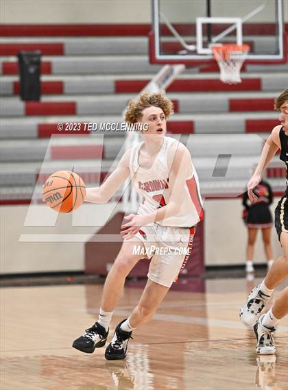 Thumbnail 2 in Farmington vs Pottsville (AAA 4A-North Regional first round) photogallery.