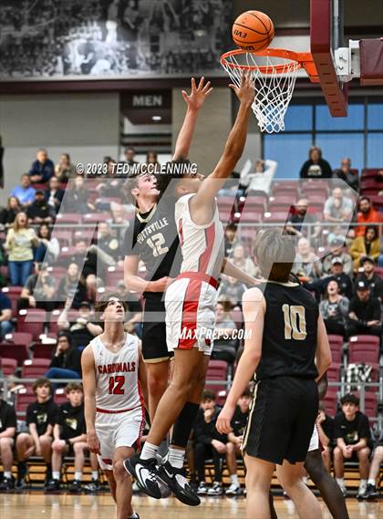 Thumbnail 3 in Farmington vs Pottsville (AAA 4A-North Regional first round) photogallery.