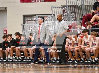 Thumbnail 3 in Farmington vs Pottsville (AAA 4A-North Regional first round) photogallery.