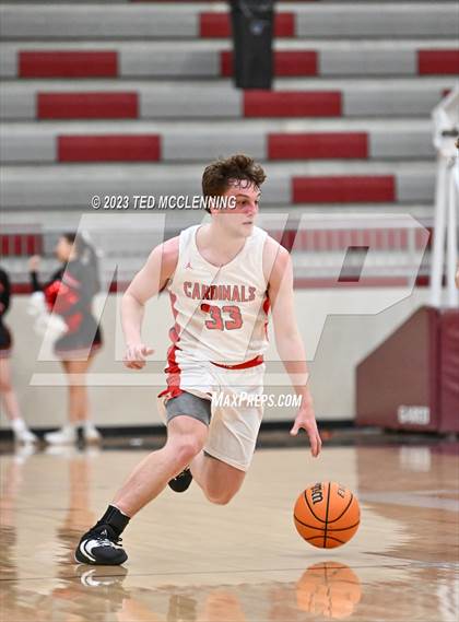 Thumbnail 3 in Farmington vs Pottsville (AAA 4A-North Regional first round) photogallery.