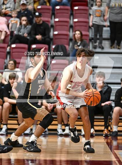 Thumbnail 1 in Farmington vs Pottsville (AAA 4A-North Regional first round) photogallery.