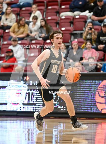 Thumbnail 2 in Farmington vs Pottsville (AAA 4A-North Regional first round) photogallery.