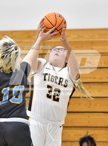 Thumbnail 1 in River City @ Inderkum photogallery.