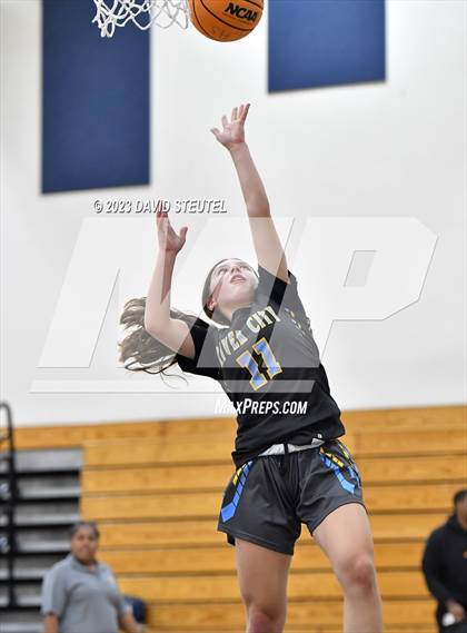 Thumbnail 1 in River City @ Inderkum photogallery.