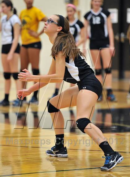 Thumbnail 2 in Bishop Shanahan vs. Strath Haven (PIAA Class AAA 1st Round) photogallery.