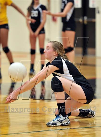 Thumbnail 3 in Bishop Shanahan vs. Strath Haven (PIAA Class AAA 1st Round) photogallery.