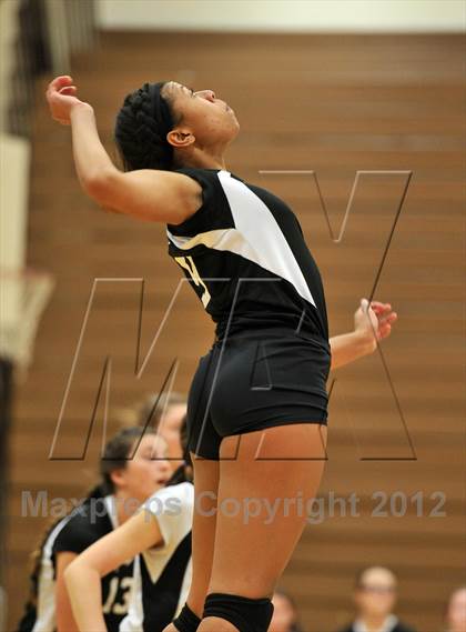 Thumbnail 3 in Bishop Shanahan vs. Strath Haven (PIAA Class AAA 1st Round) photogallery.