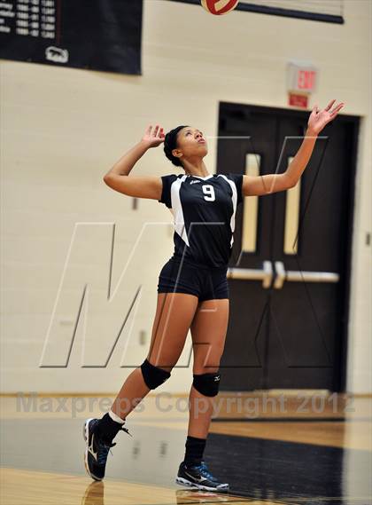 Thumbnail 1 in Bishop Shanahan vs. Strath Haven (PIAA Class AAA 1st Round) photogallery.