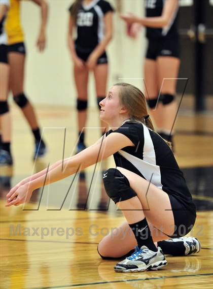 Thumbnail 1 in Bishop Shanahan vs. Strath Haven (PIAA Class AAA 1st Round) photogallery.