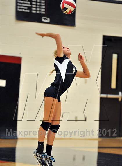 Thumbnail 3 in Bishop Shanahan vs. Strath Haven (PIAA Class AAA 1st Round) photogallery.