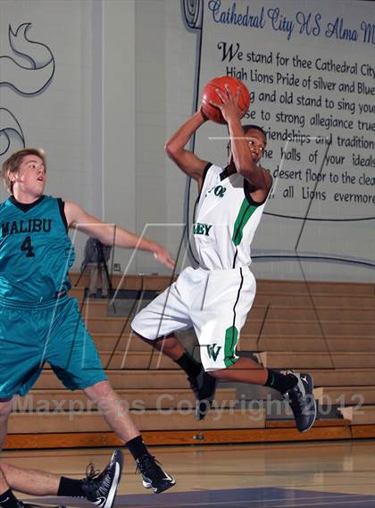 Thumbnail 2 in Malibu vs Victor Valley (MaxPreps Holiday Classic) photogallery.