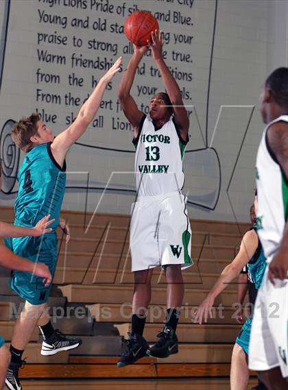 Thumbnail 3 in Malibu vs Victor Valley (MaxPreps Holiday Classic) photogallery.