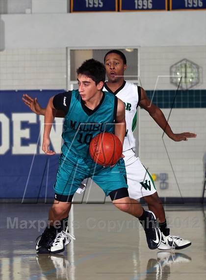 Thumbnail 2 in Malibu vs Victor Valley (MaxPreps Holiday Classic) photogallery.