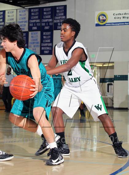 Thumbnail 2 in Malibu vs Victor Valley (MaxPreps Holiday Classic) photogallery.