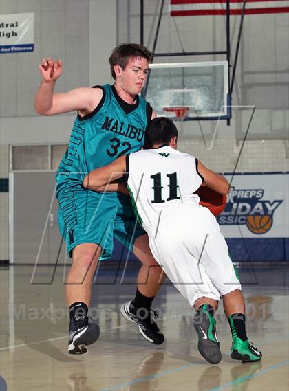 Thumbnail 2 in Malibu vs Victor Valley (MaxPreps Holiday Classic) photogallery.