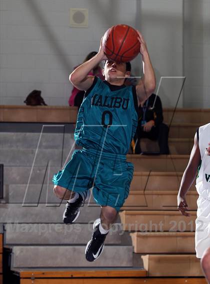 Thumbnail 3 in Malibu vs Victor Valley (MaxPreps Holiday Classic) photogallery.