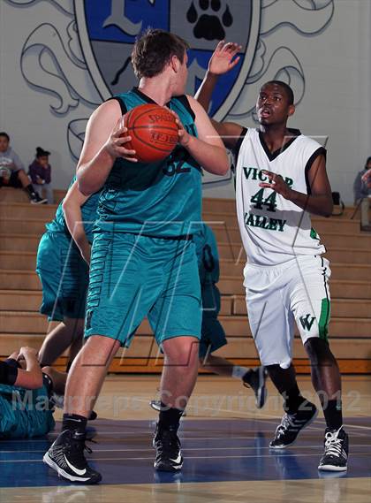 Thumbnail 3 in Malibu vs Victor Valley (MaxPreps Holiday Classic) photogallery.