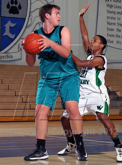 Thumbnail 3 in Malibu vs Victor Valley (MaxPreps Holiday Classic) photogallery.