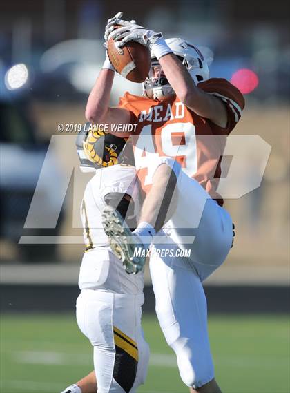 Thumbnail 2 in Green Mountain vs. Mead (CHSAA 3A Round 2) photogallery.