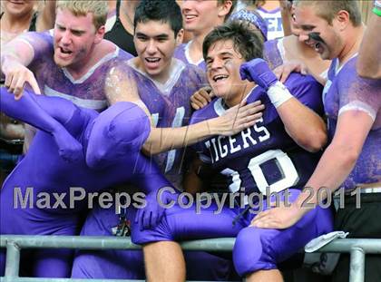 Thumbnail 1 in Oscar Smith vs. Pickerington Central (Kirk Herbstreit National Kickoff Classic) photogallery.