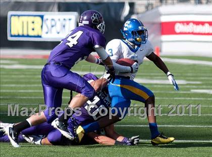 Thumbnail 2 in Oscar Smith vs. Pickerington Central (Kirk Herbstreit National Kickoff Classic) photogallery.
