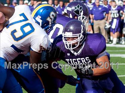 Thumbnail 2 in Oscar Smith vs. Pickerington Central (Kirk Herbstreit National Kickoff Classic) photogallery.