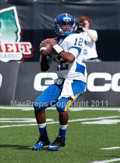 Thumbnail 3 in Oscar Smith vs. Pickerington Central (Kirk Herbstreit National Kickoff Classic) photogallery.