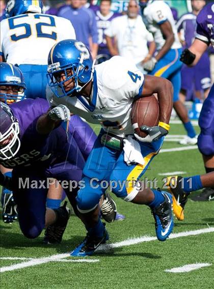 Thumbnail 3 in Oscar Smith vs. Pickerington Central (Kirk Herbstreit National Kickoff Classic) photogallery.