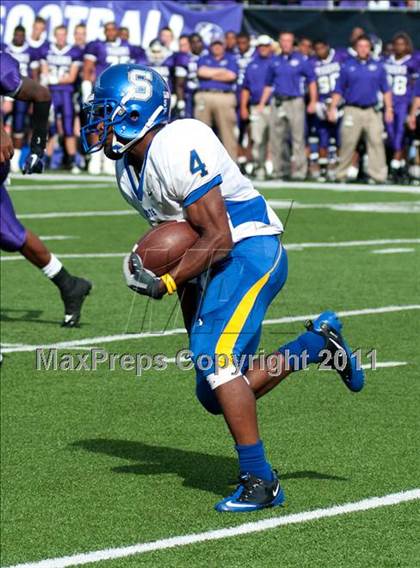 Thumbnail 1 in Oscar Smith vs. Pickerington Central (Kirk Herbstreit National Kickoff Classic) photogallery.