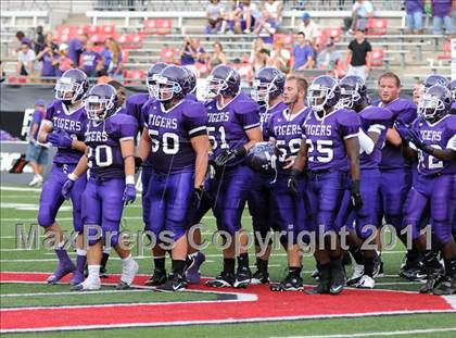 Thumbnail 1 in Oscar Smith vs. Pickerington Central (Kirk Herbstreit National Kickoff Classic) photogallery.