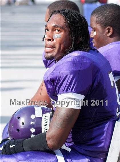 Thumbnail 1 in Oscar Smith vs. Pickerington Central (Kirk Herbstreit National Kickoff Classic) photogallery.