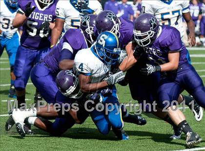 Thumbnail 1 in Oscar Smith vs. Pickerington Central (Kirk Herbstreit National Kickoff Classic) photogallery.