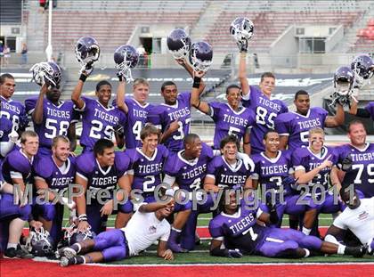 Thumbnail 2 in Oscar Smith vs. Pickerington Central (Kirk Herbstreit National Kickoff Classic) photogallery.