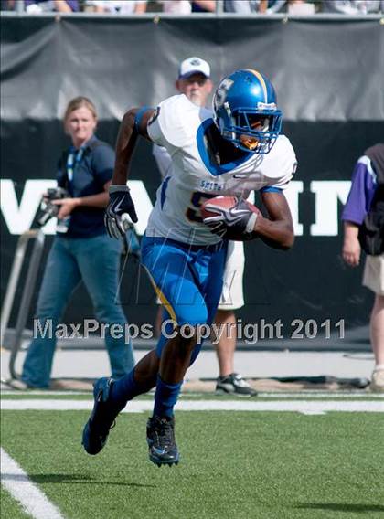 Thumbnail 3 in Oscar Smith vs. Pickerington Central (Kirk Herbstreit National Kickoff Classic) photogallery.
