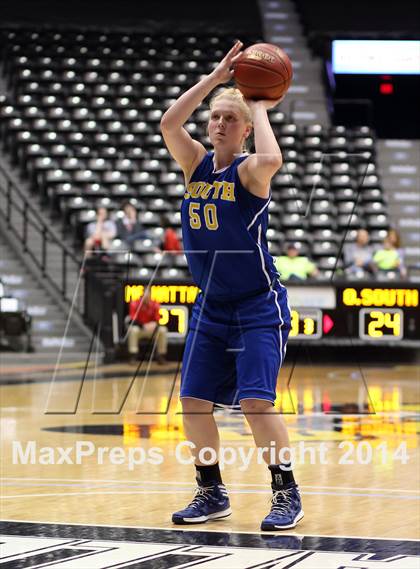 Thumbnail 2 in Manhattan vs South  (KSHSAA 6A Third Place) photogallery.