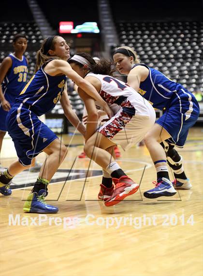 Thumbnail 2 in Manhattan vs South  (KSHSAA 6A Third Place) photogallery.