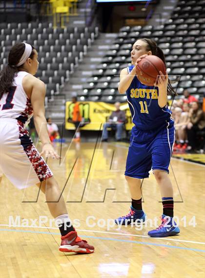Thumbnail 3 in Manhattan vs South  (KSHSAA 6A Third Place) photogallery.
