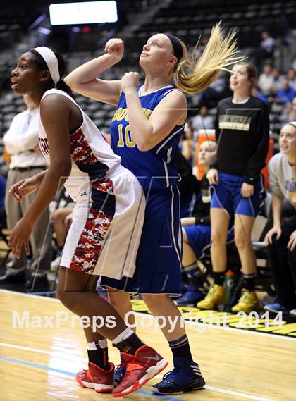 Thumbnail 2 in Manhattan vs South  (KSHSAA 6A Third Place) photogallery.