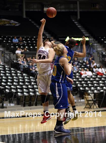 Thumbnail 3 in Manhattan vs South  (KSHSAA 6A Third Place) photogallery.