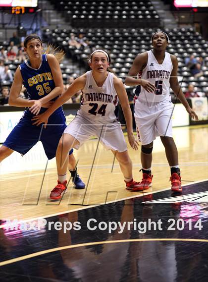 Thumbnail 3 in Manhattan vs South  (KSHSAA 6A Third Place) photogallery.