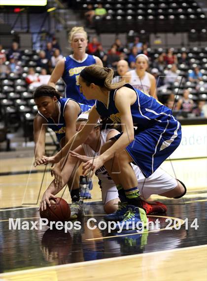 Thumbnail 1 in Manhattan vs South  (KSHSAA 6A Third Place) photogallery.