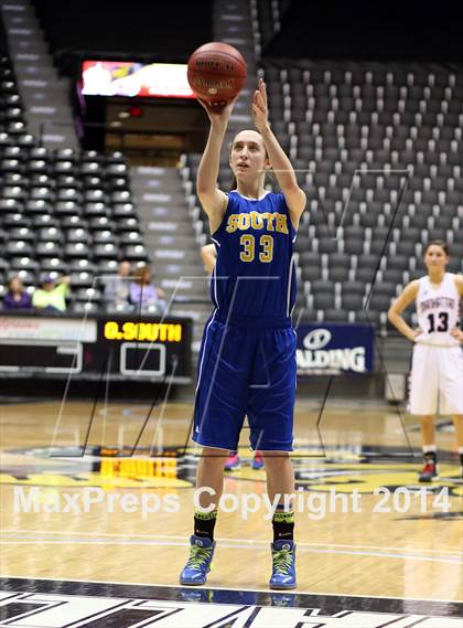 Thumbnail 2 in Manhattan vs South  (KSHSAA 6A Third Place) photogallery.